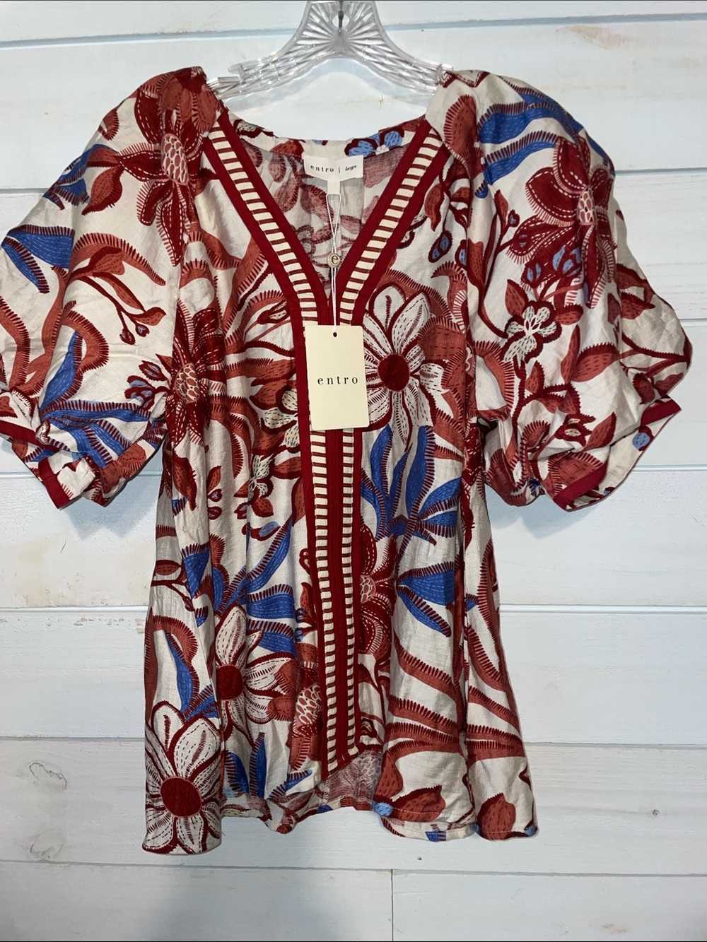 entro Boutique  Puff-Sleeve V-Neck Top in Rust and Blue